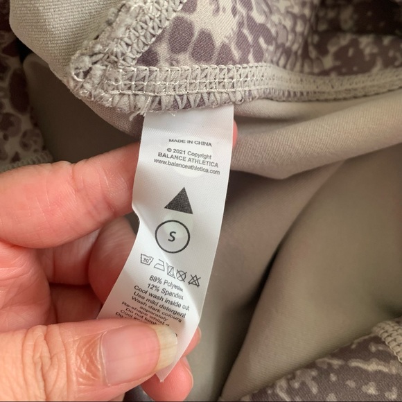 Balance Athletica ‘Ascend’ Short Shorts (S) - boa - Picture 3 of 6